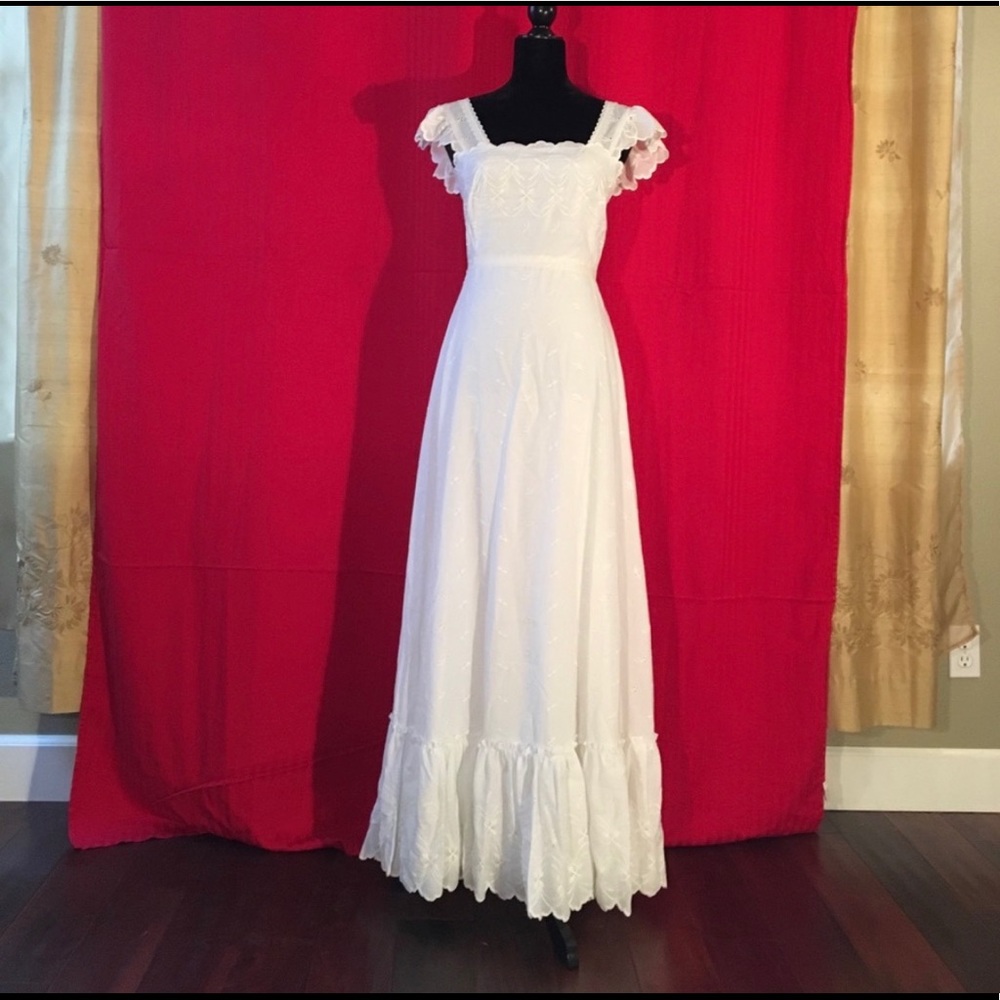 White eyelet lace vintage dress